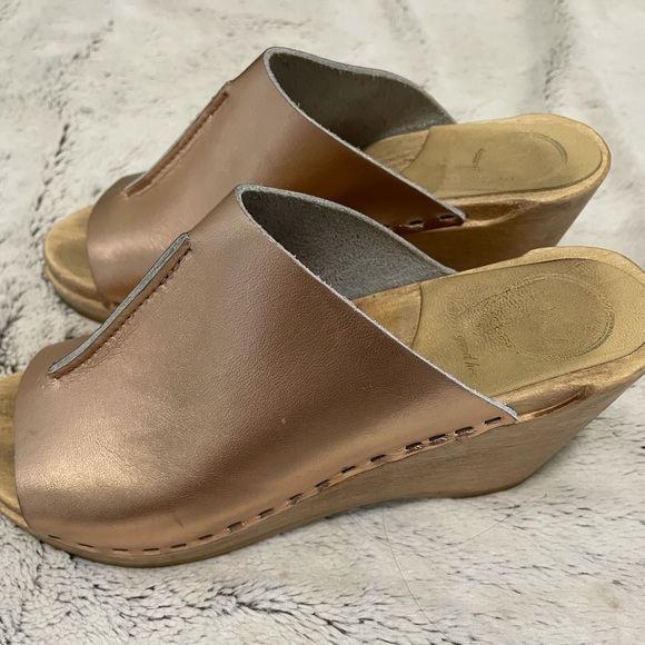 No. 6 rose gold front seam slide clog - Picture 13 of 16